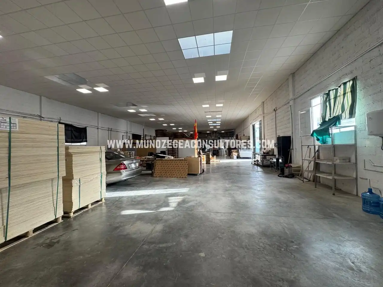 Industrial building to rent in De La Torca, imagen 3
