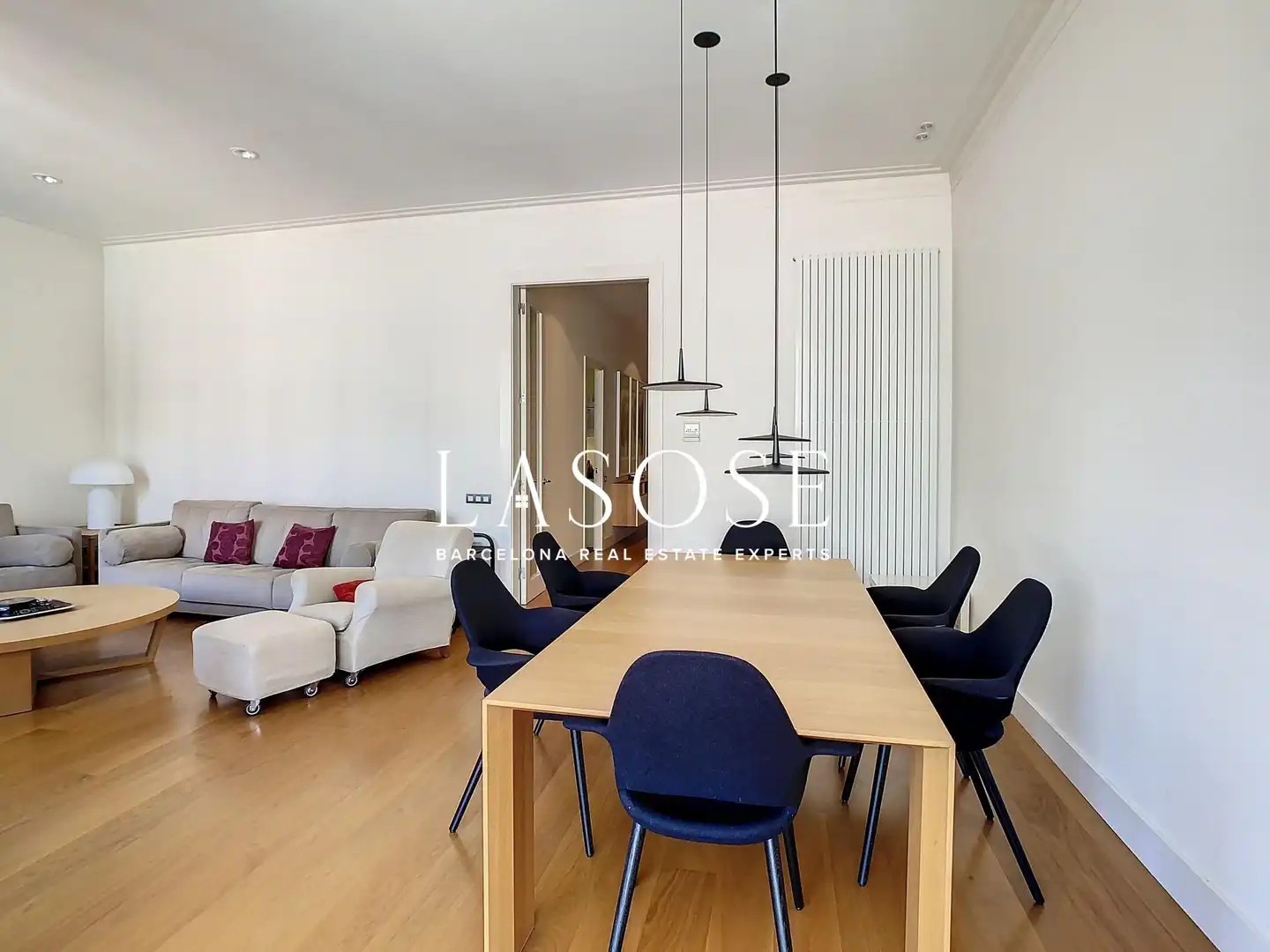 Menjador de Apartament de lloguer en Barcelona amb Aire condicionat, Parquet i Balcó