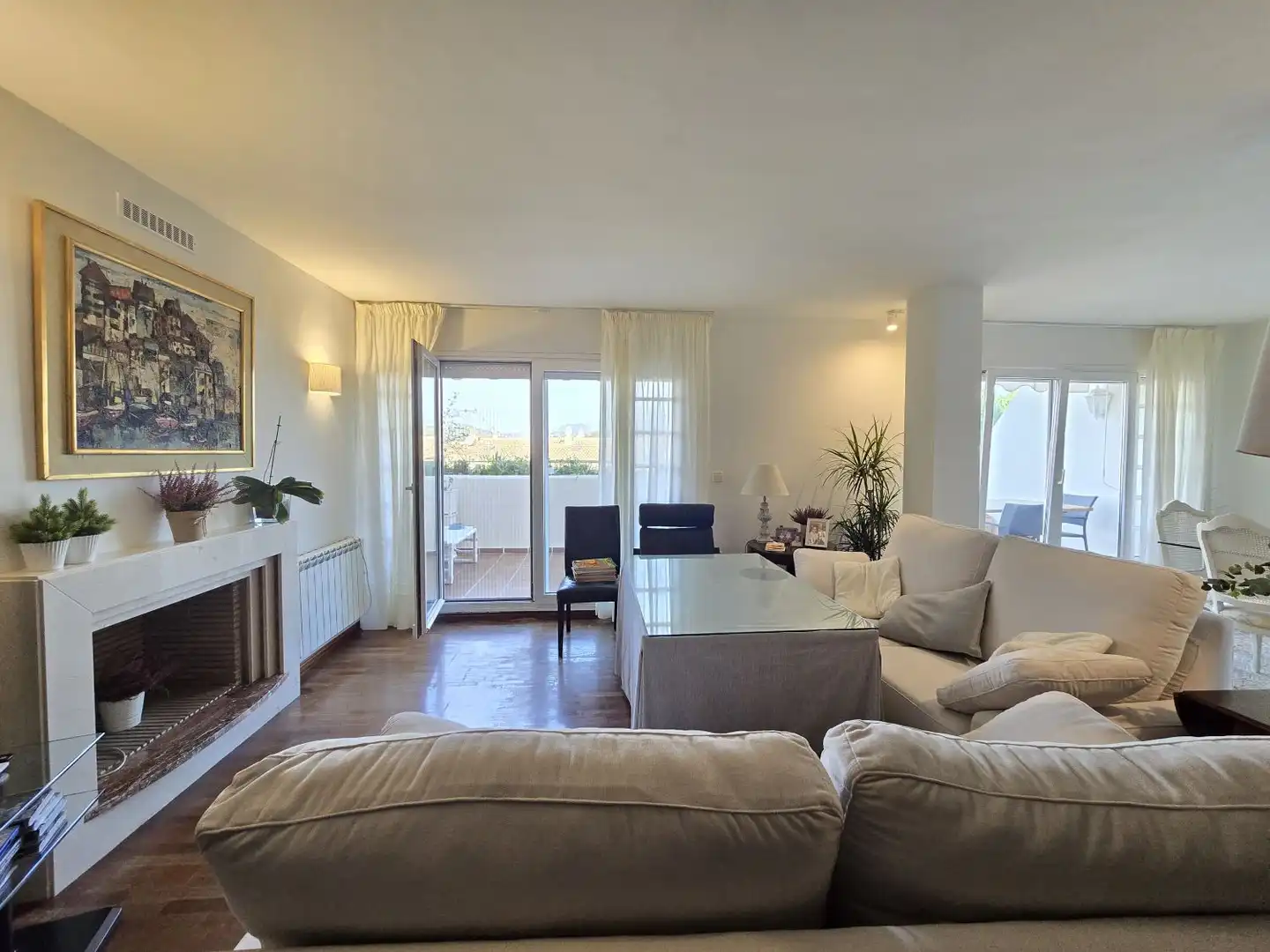 Living room of Houses for sale in Málaga  with Air Conditioner, Private garden and Terrace