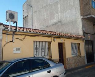 Exterior view of Single-family semi-detached for sale in Talavera de la Reina