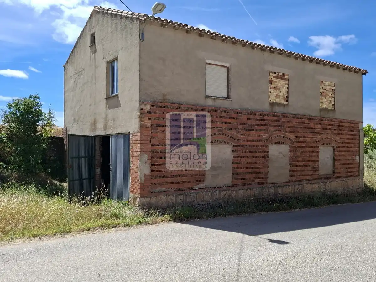 Vista exterior de Casa o chalet en venta en Villadiego con Trastero