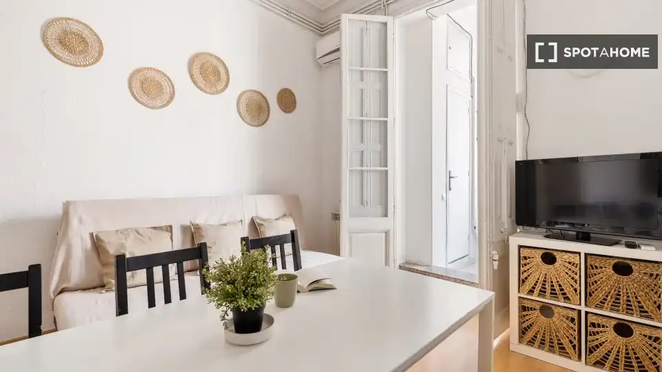 Flat with terrace to rent in Eixample, imagen 5