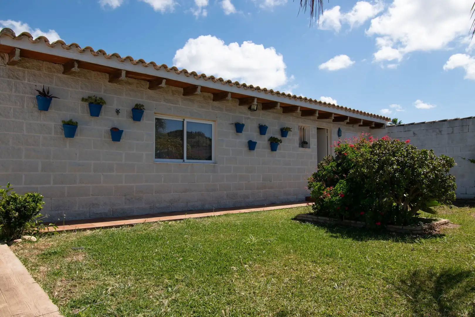 Vista exterior de Casa o xalet en venda en Chiclana de la Frontera