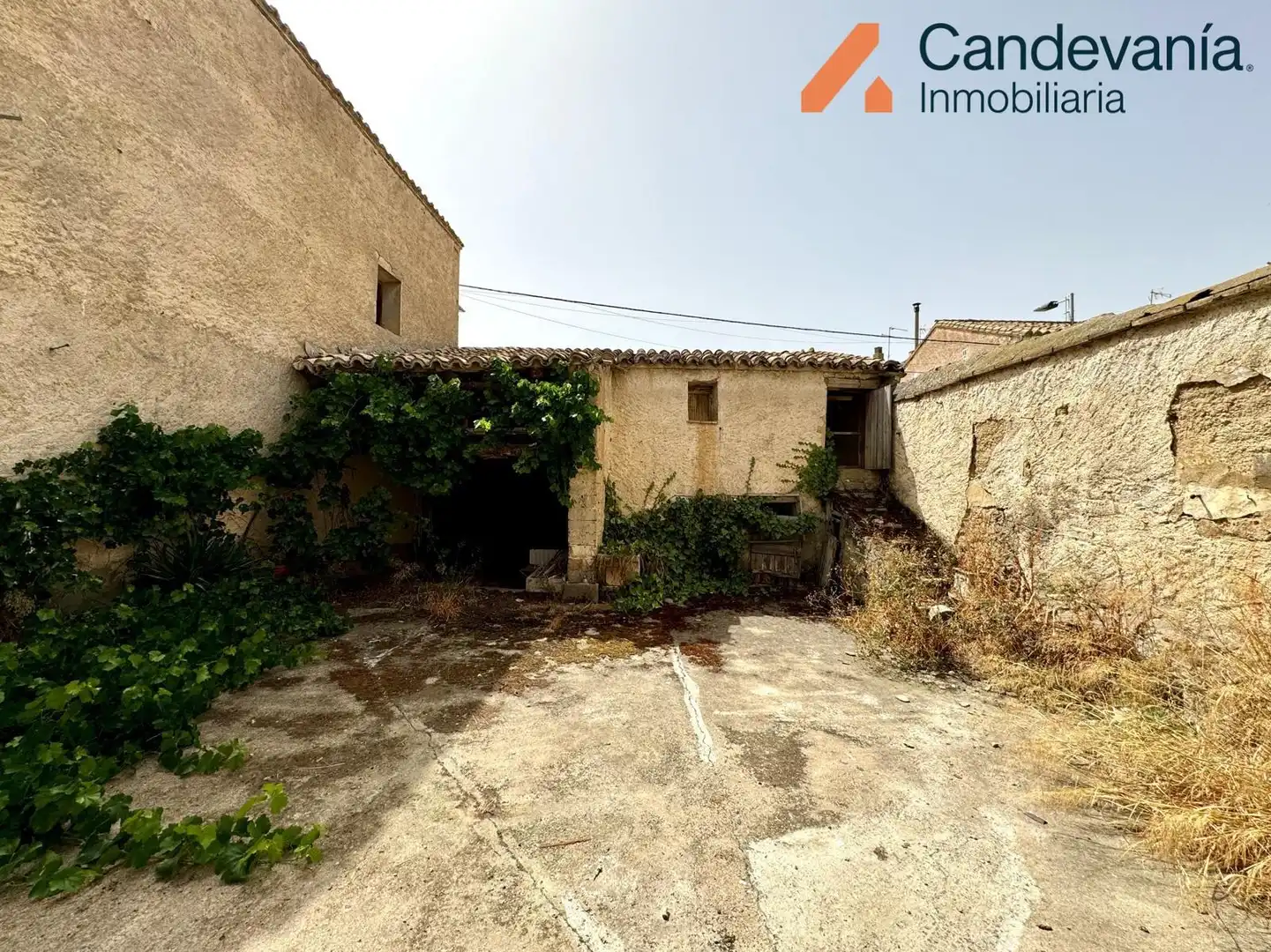 Außenansicht von Country house zum Verkauf in San Mateo de Gállego mit Heizung und Privatgarten