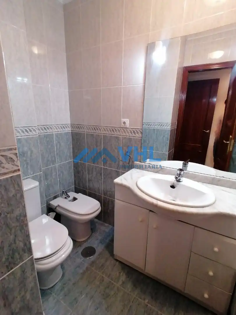 Bathroom of Flat for rent in Castro-Urdiales  with Heating, Terrace and Furnished