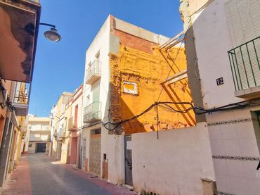 Terrenos y solares en venta en Casco Urbano