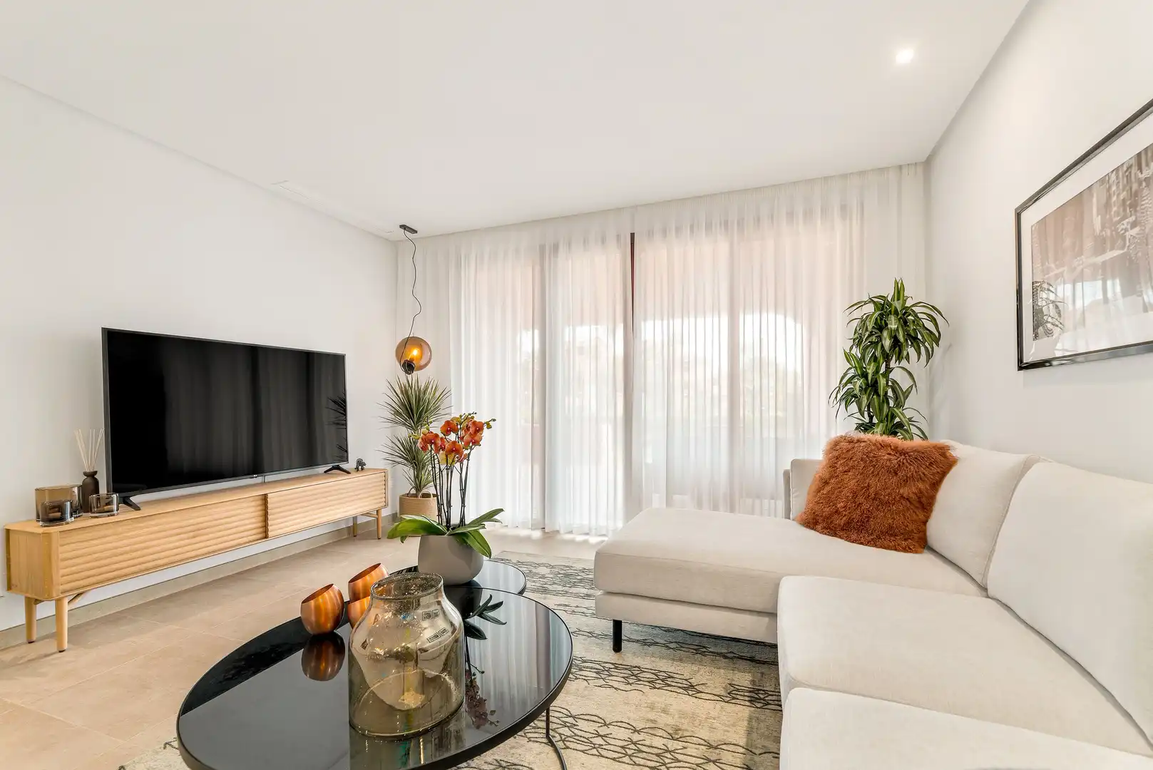 Sala de estar de Planta baja en venta en Estepona con Aire acondicionado, Calefacción y Parquet