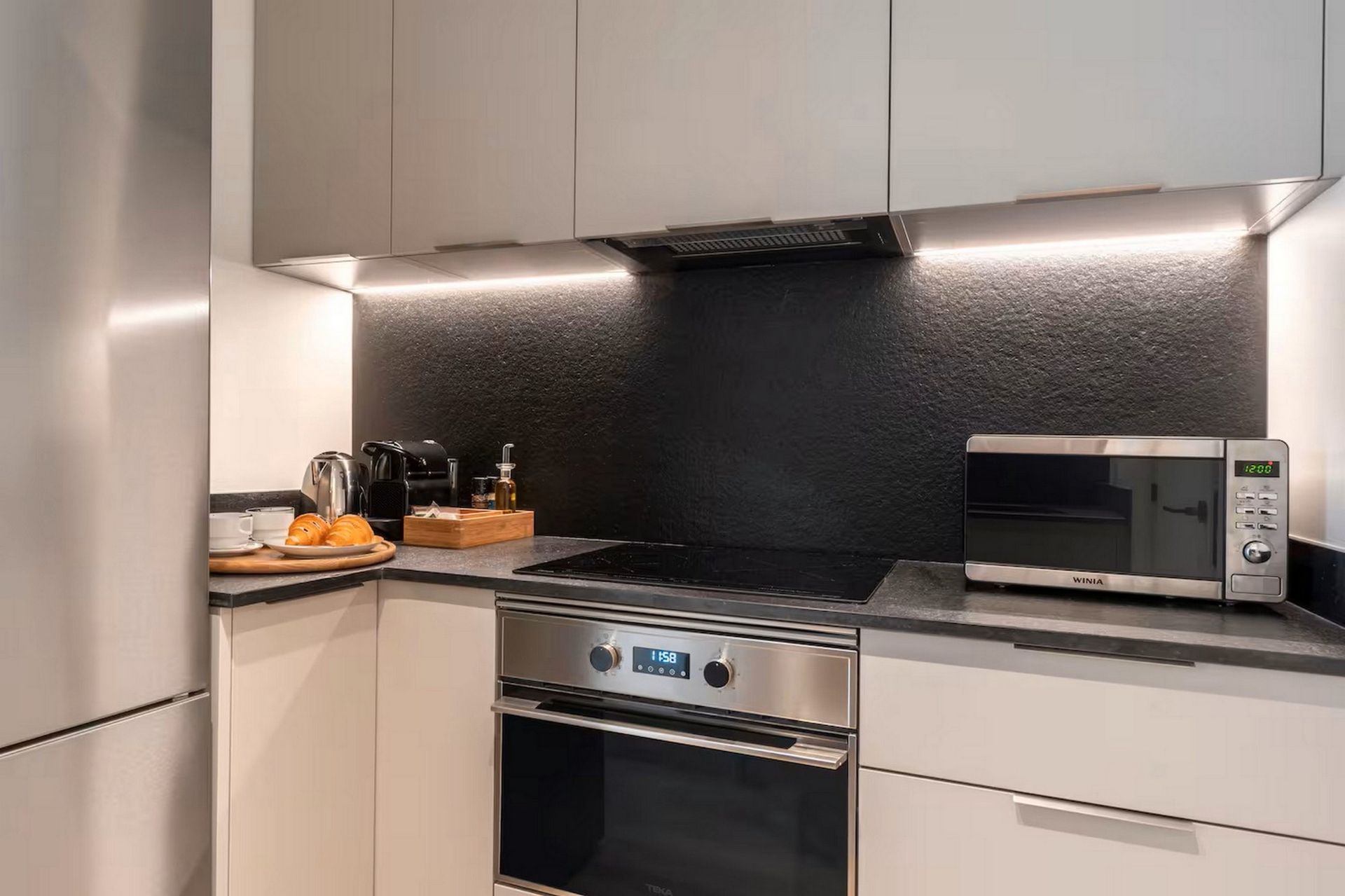 Cuina de Pis de lloguer en  Barcelona Capital amb Aire condicionat, Calefacció i Moblat