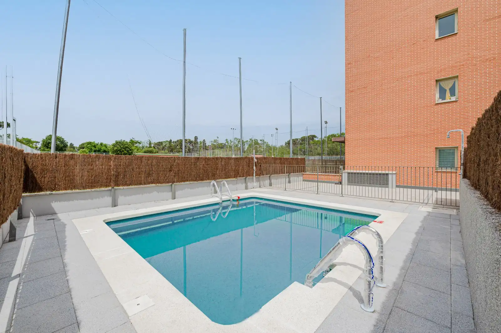 Piscina de Piso de alquiler en Madrid con Aire acondicionado, Terraza y Trastero