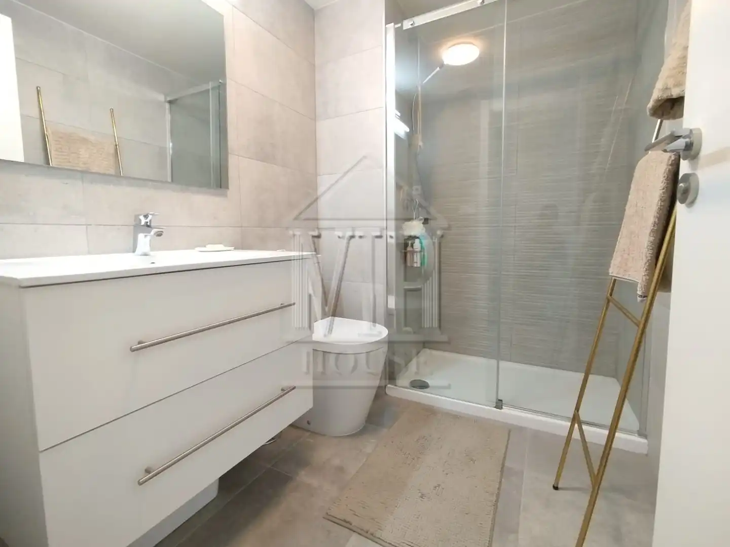 Baño de Piso en venta en Badalona con Aire acondicionado, Calefacción y Parquet