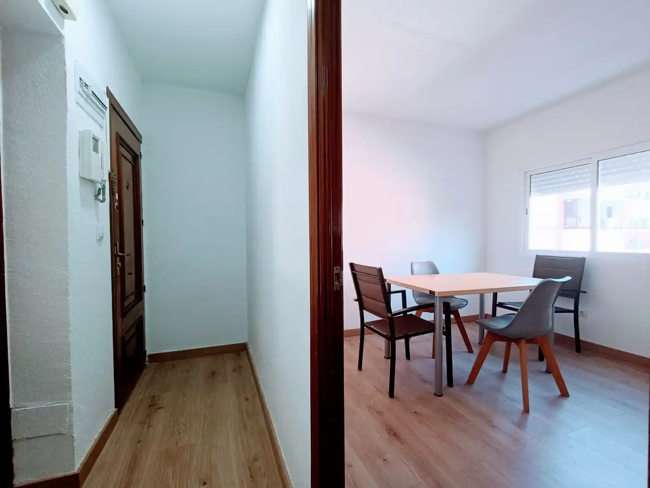 Dining room of Flat for rent in Madrid  with Air Conditioner and Oven