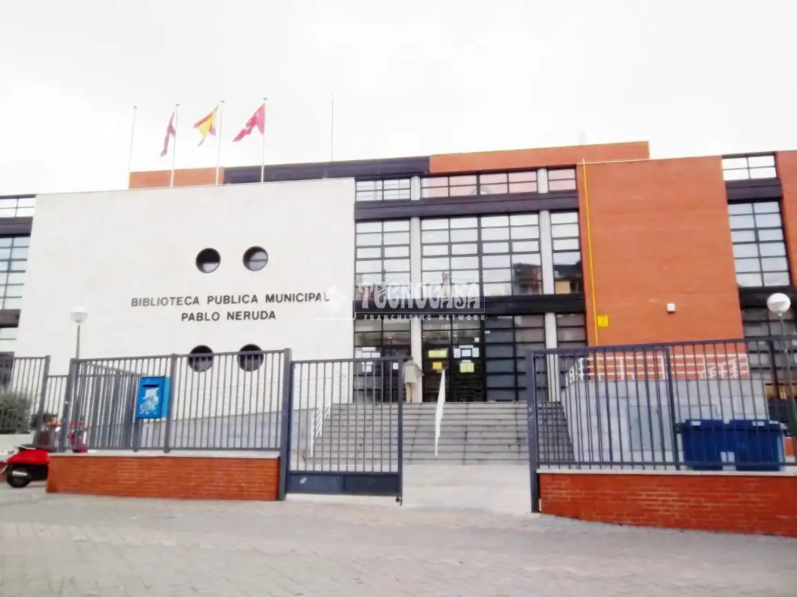 Vista exterior de Piso en venta en Madrid con Calefacción y Terraza