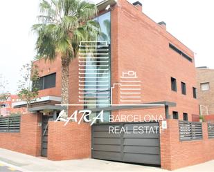 Exterior view of House or chalet for sale in Viladecans  with Air Conditioner and Terrace