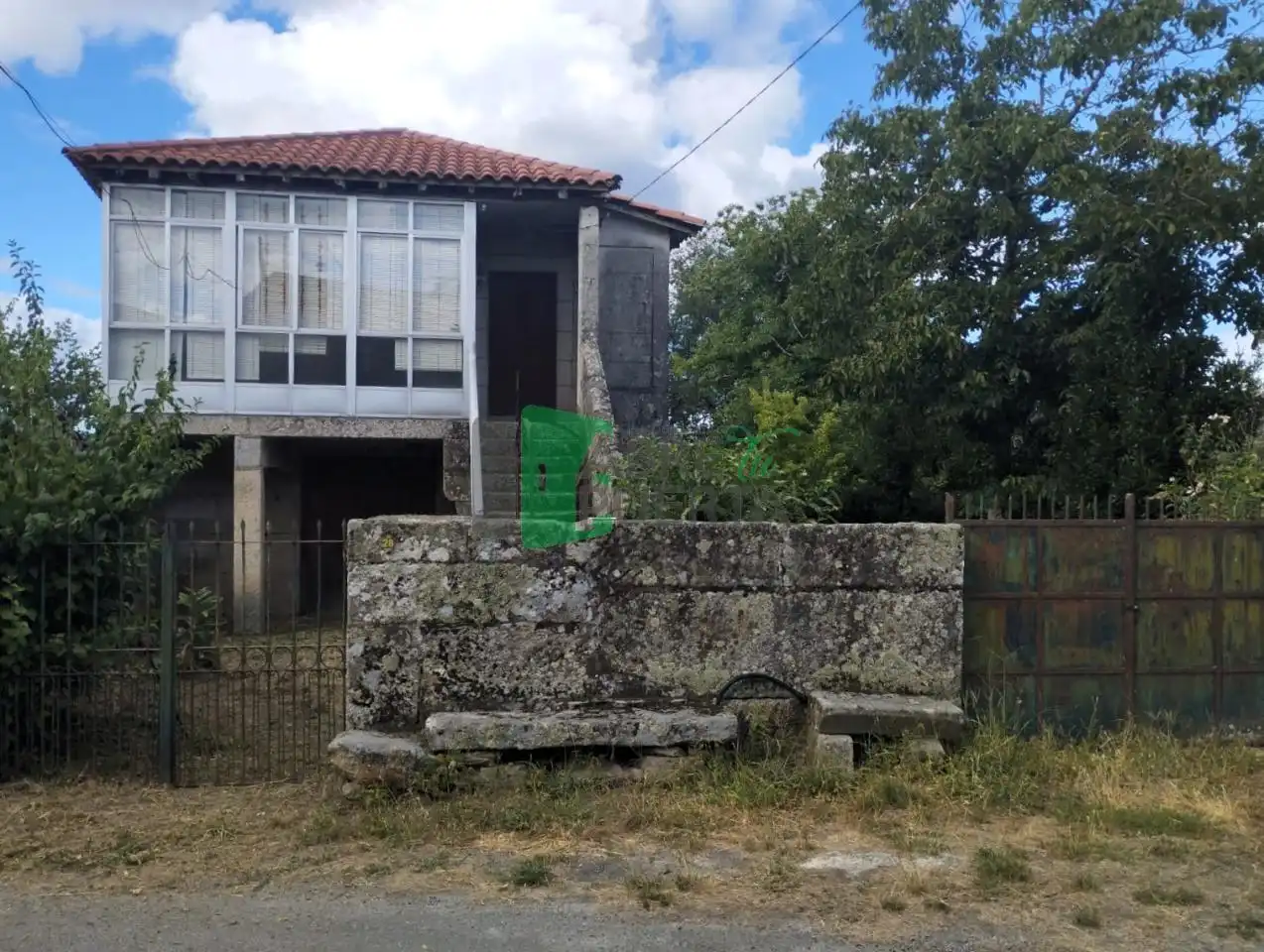 Casa amb jardí en venda a Amoeiro