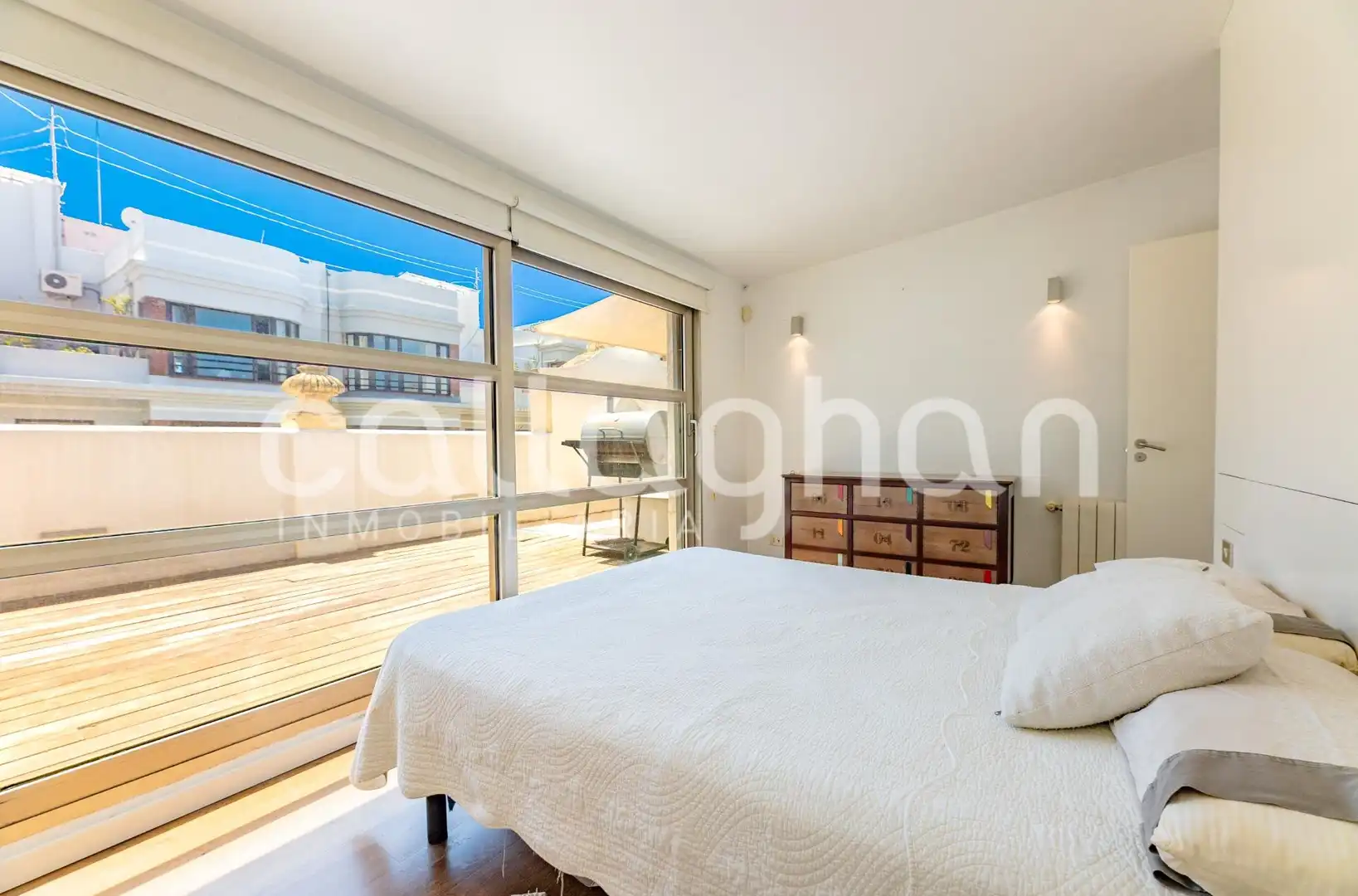 Habitación de Ático en venta en Valencia con Calefacción, Terraza y Trastero
