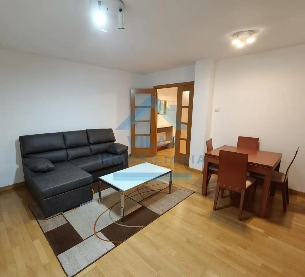 Sala d'estar de Apartament de lloguer en Ames amb Calefacció, Traster i Moblat