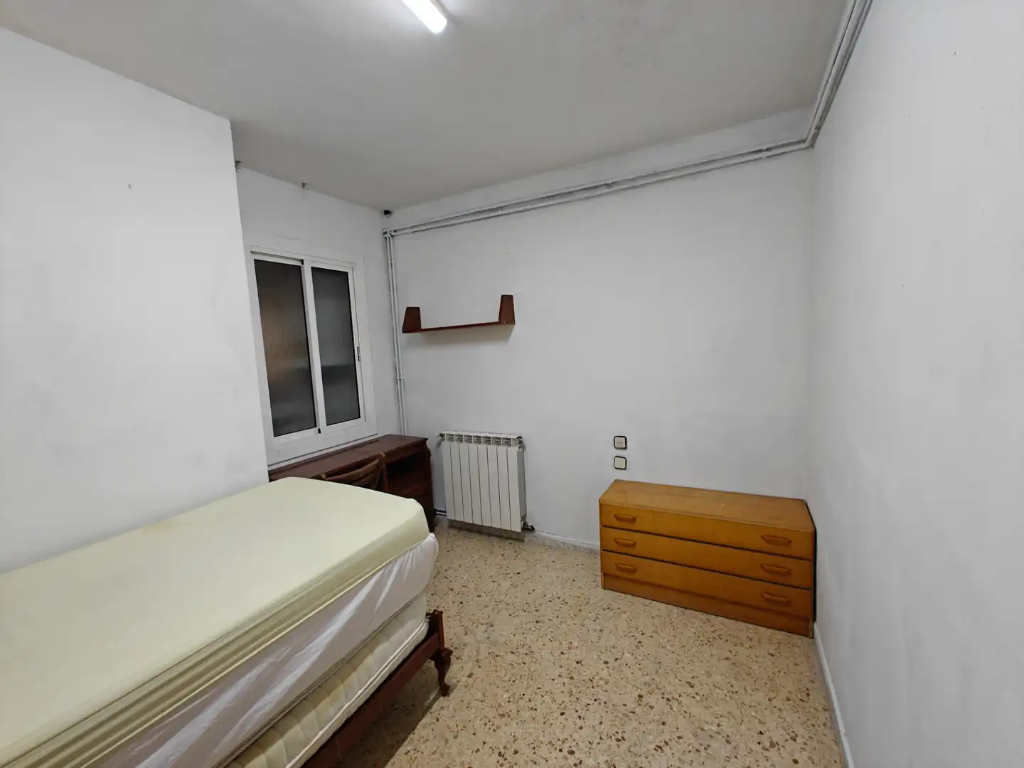 Habitación de Piso en venta en Sant Boi de Llobregat con Calefacción, Amueblado y Horno