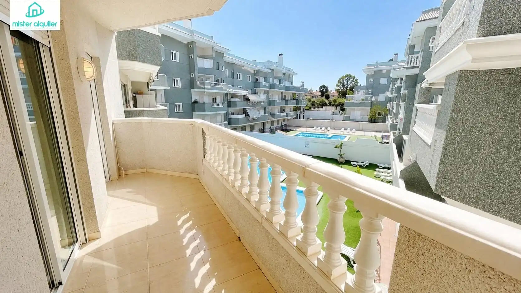 Vista exterior de Apartament de lloguer en El Campello amb Aire condicionat, Calefacció i Terrassa