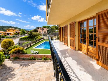 Casa amb balcó en venda a Vallgorguina