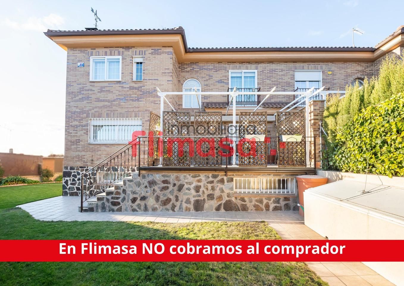 Exterior view of Single-family semi-detached for sale in Villaviciosa de Odón  with Heating, Private garden and Terrace