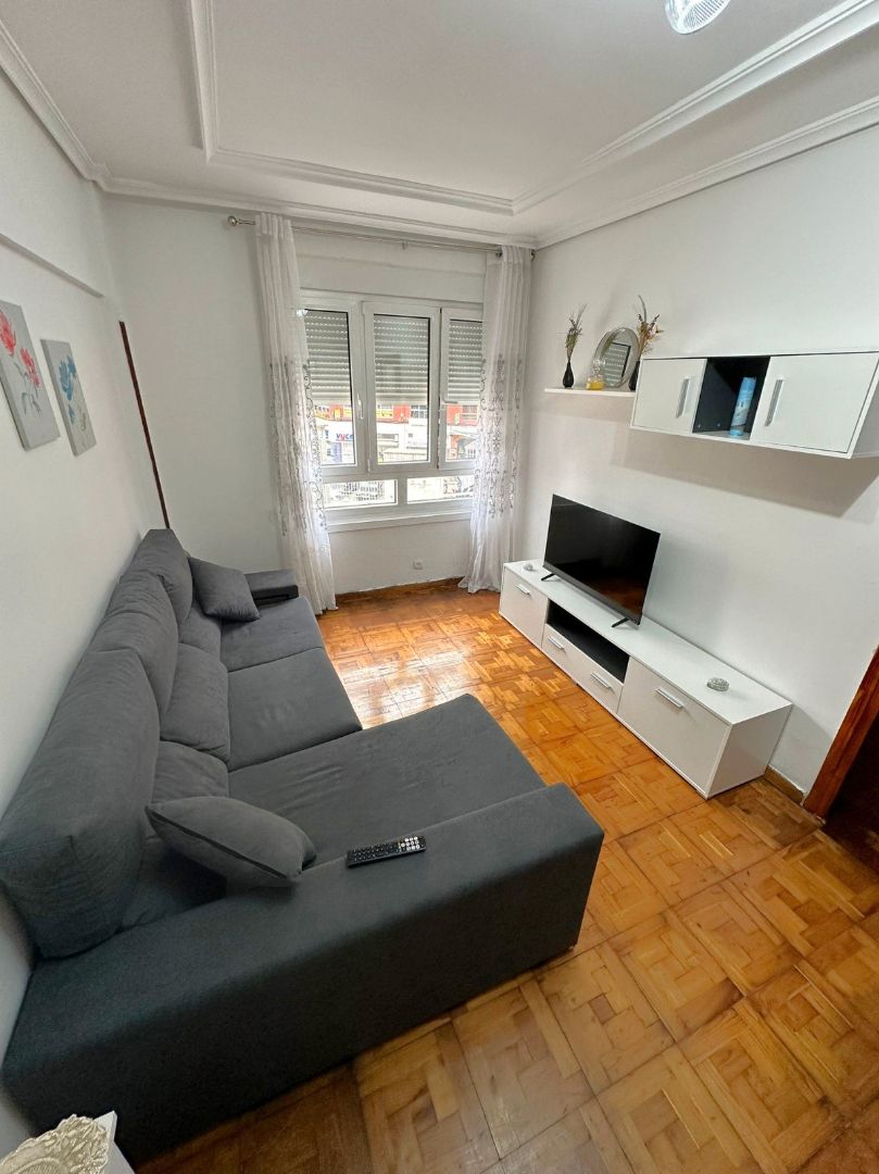 Sala de estar de Piso de alquiler en Torrelavega  con Calefacción y Amueblado