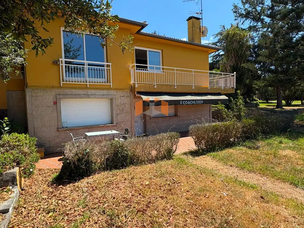 Vista exterior de Casa o chalet en venta en Vigo  con Calefacción, Jardín privado y Parquet