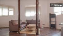 Living room of Flat to rent in  Madrid Capital  with Air Conditioner, Heating and Furnished