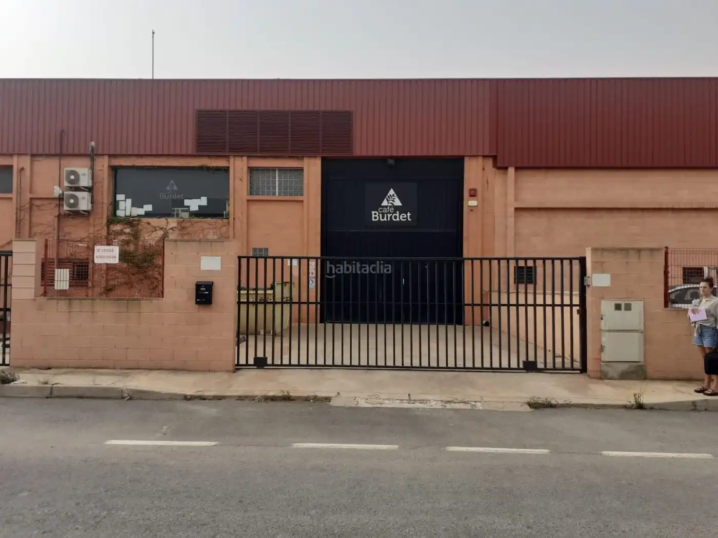 Industriegebäude zum Verkauf in Avinguda Verge de la Pau 43