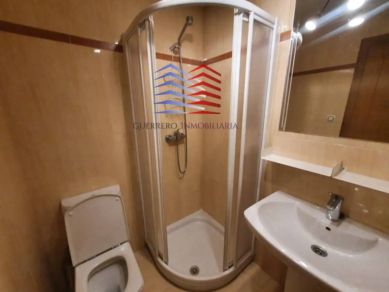 Badezimmer von Wohnung zur Miete in Ourense Capital  mit Heizung, Parkett und Terrasse