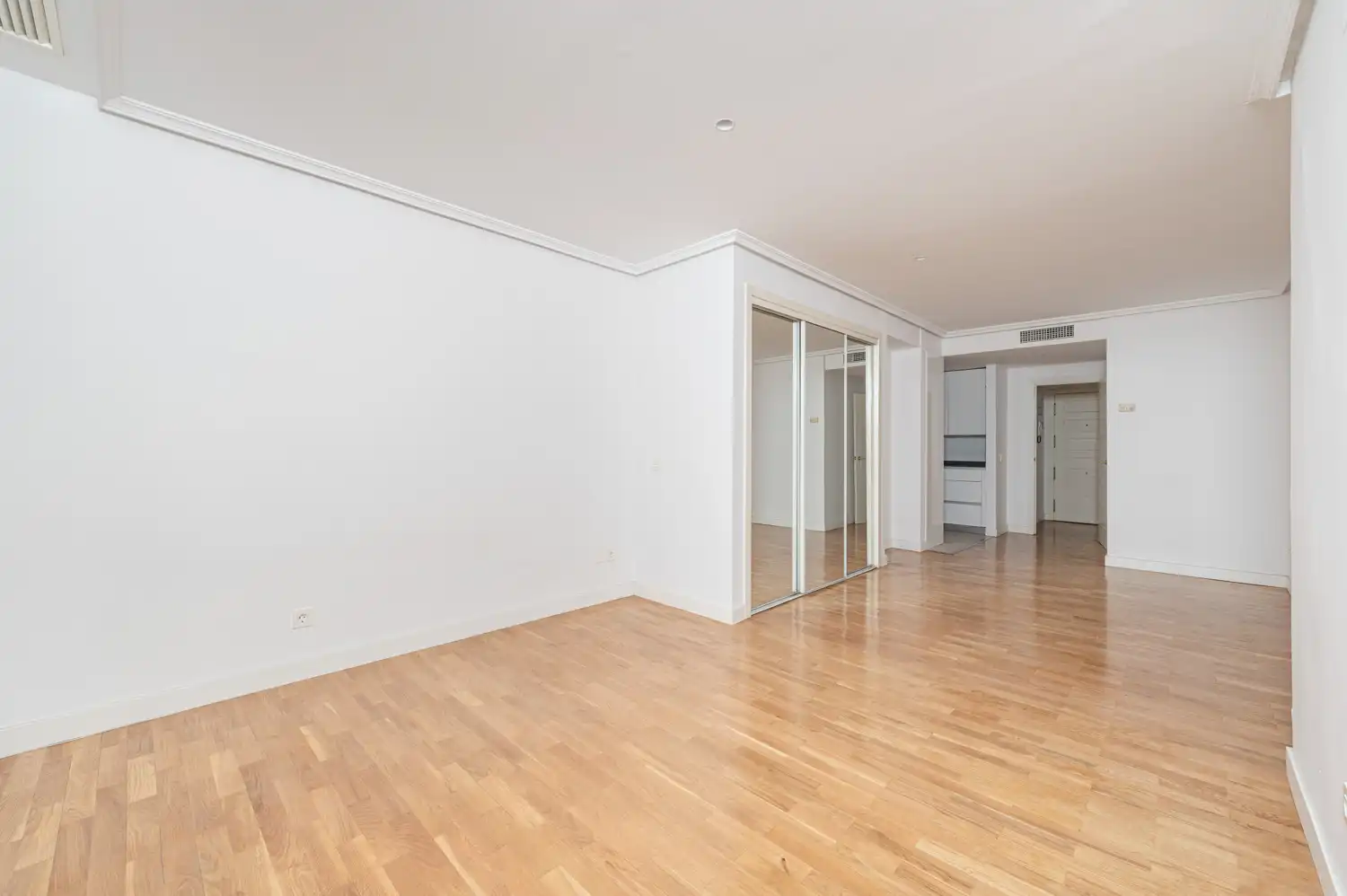 Estudio en venta en Madrid con Trastero