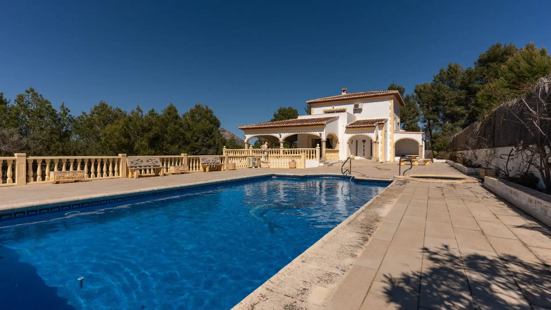 Swimming pool of Houses for sale in Jávea / Xàbia  with Air Conditioner, Heating and Terrace