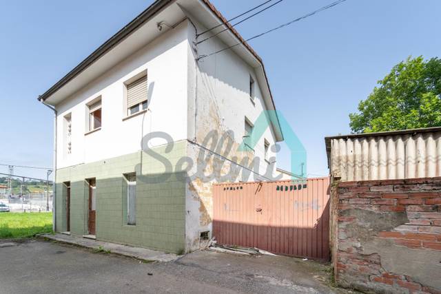 Casa-chalet en Venta en Travesia Jose Manuel Bobes 2A en Llanera