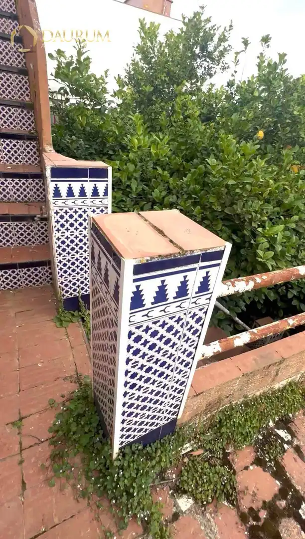 Exterior view of Houses for sale in Sevilla  with Air Conditioner, Terrace and Storage room