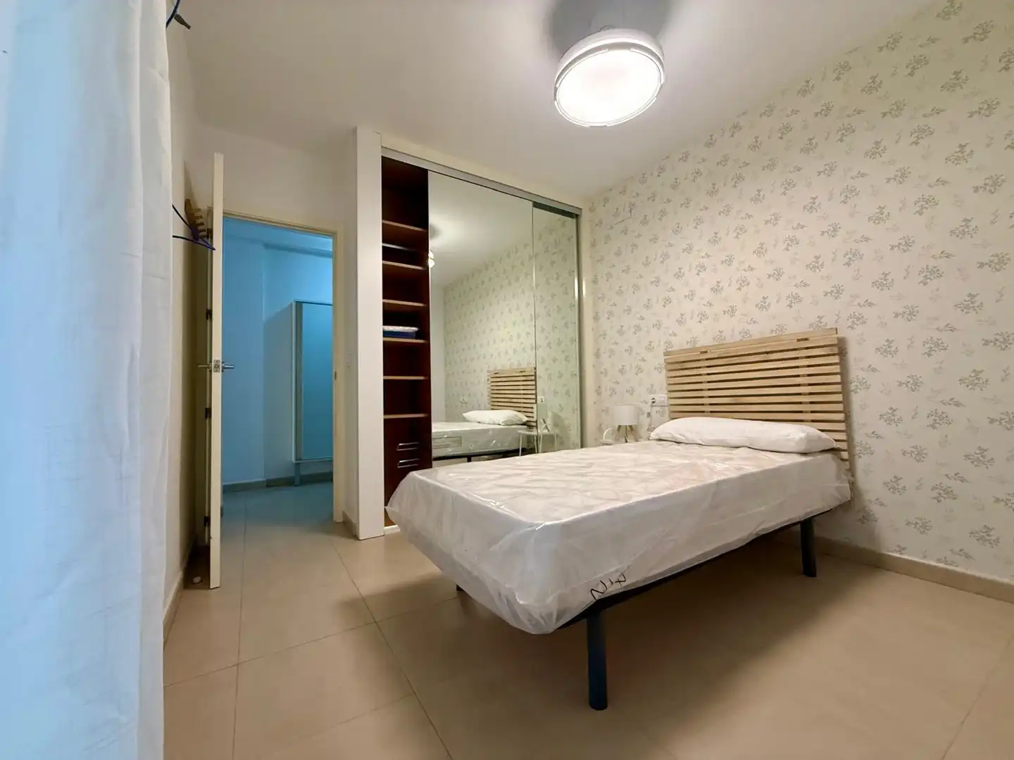 Flat for rent in Calle de Fernán Sánchez de Tovar, Cruz Roja