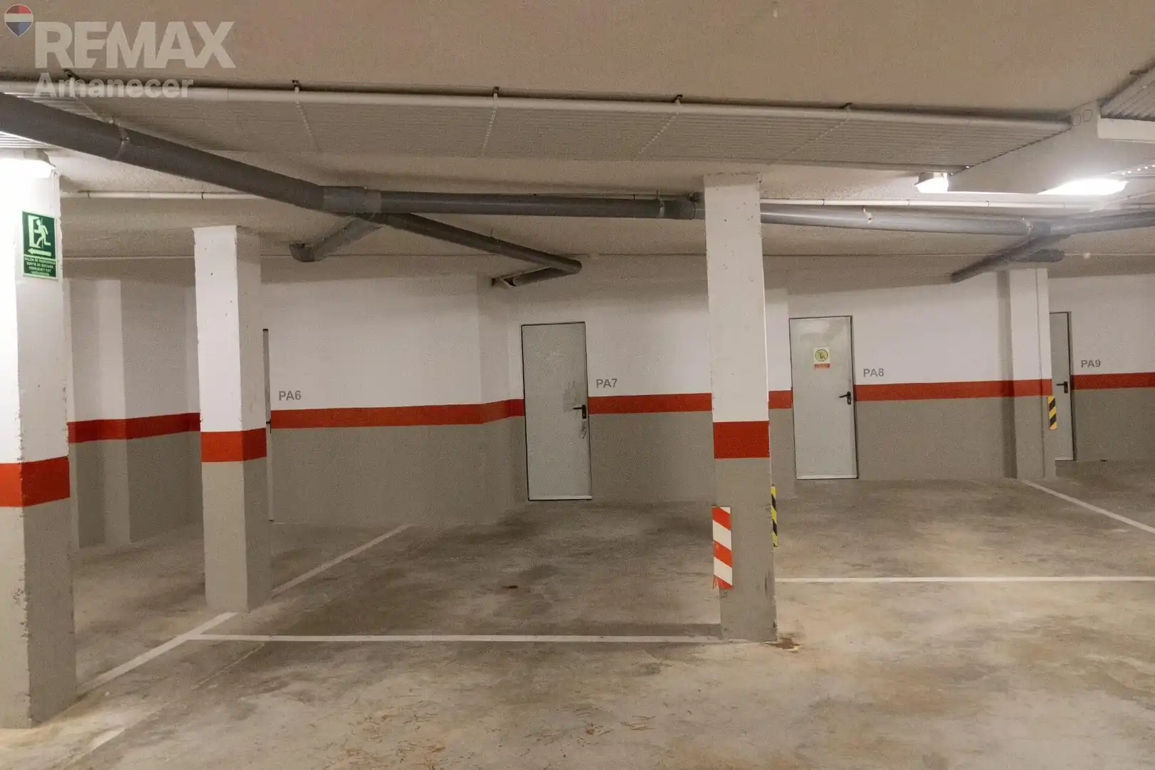 Aparcament de Àtic en venda en Dénia amb Aire condicionat, Jardí privat i Terrassa