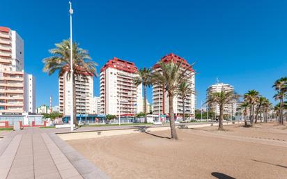 Vista exterior de Àtic de lloguer en Gandia amb Aire condicionat, Terrassa i Balcó