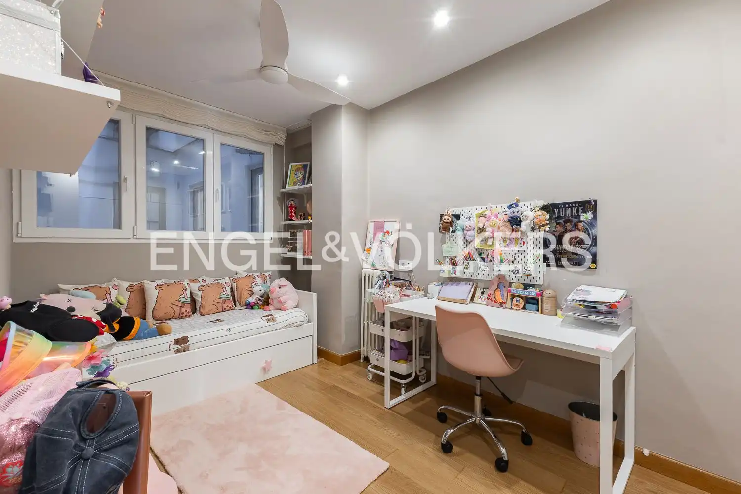 Habitación de Apartamento en venta en Valencia con Aire acondicionado, Calefacción y Parquet