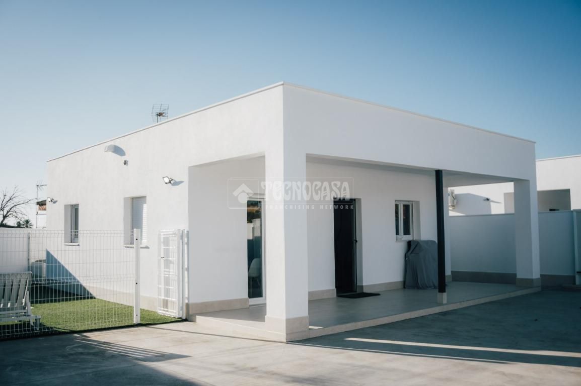 Vista exterior de Finca rústica en venda en Chiclana de la Frontera