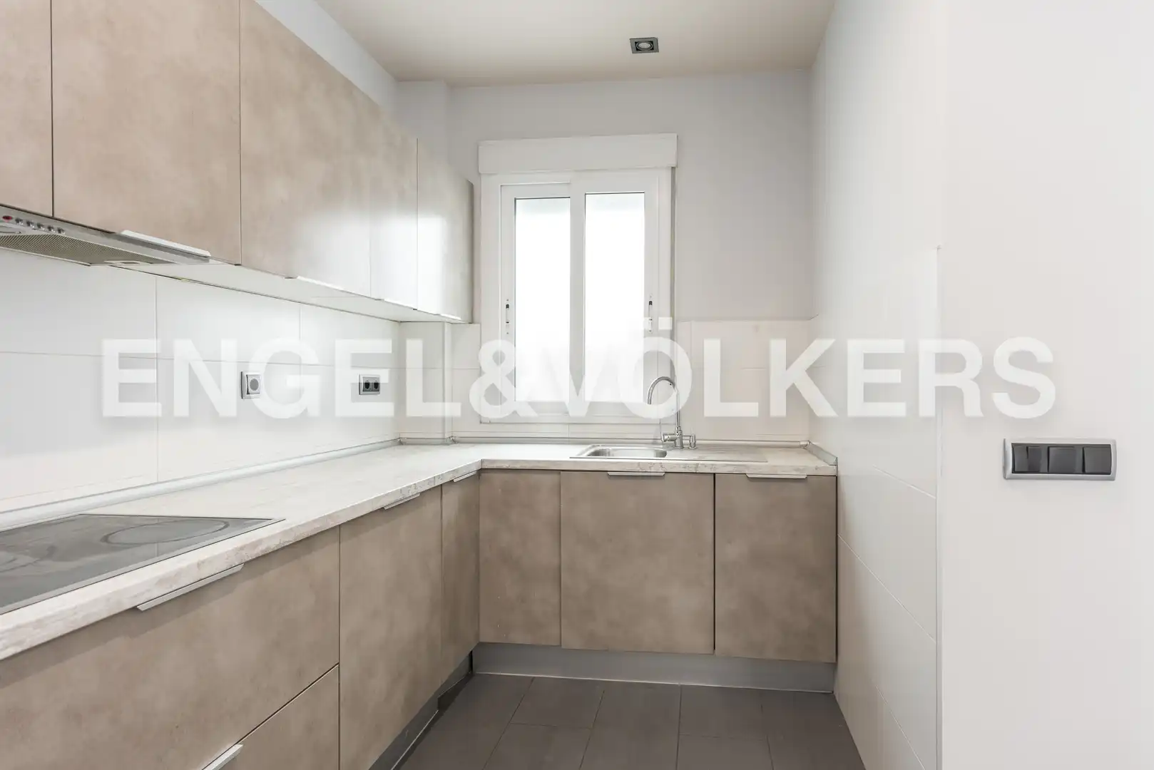 Küche von Wohnung zur Miete in Madrid mit Klimaanlage, Heizung und Terrasse