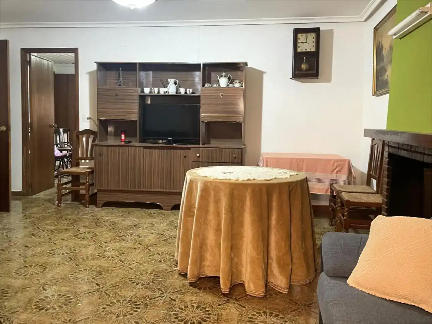 Living room of Detached homes for sale in Planes