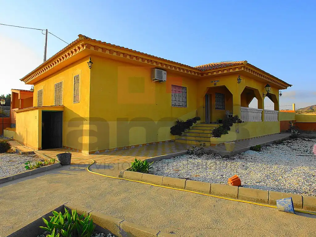 Houses for sale in Zurgena