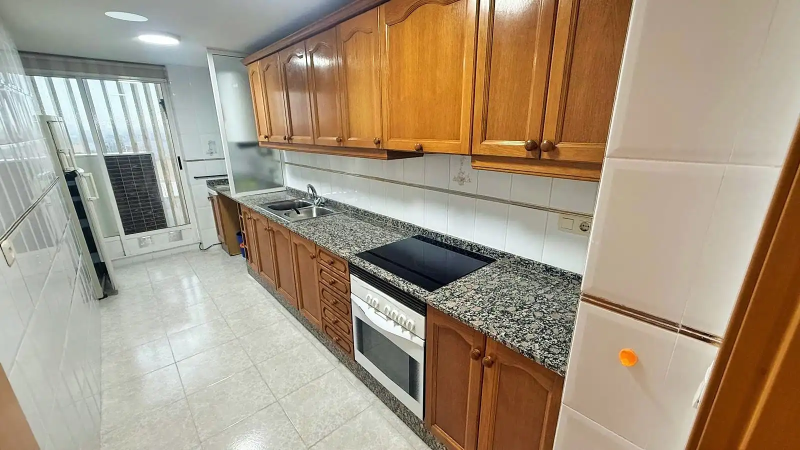 Appartamento con terrazza in affitto a Calle Maximiliano Thous, imagen 7