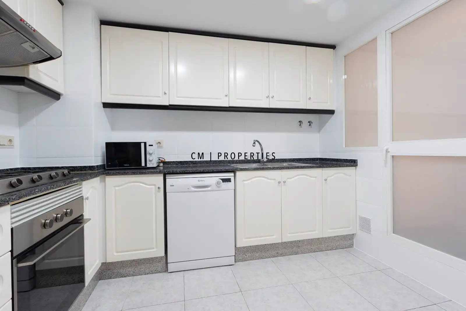 Cocina de Piso de alquiler en Valencia con Aire acondicionado, Calefacción y Terraza