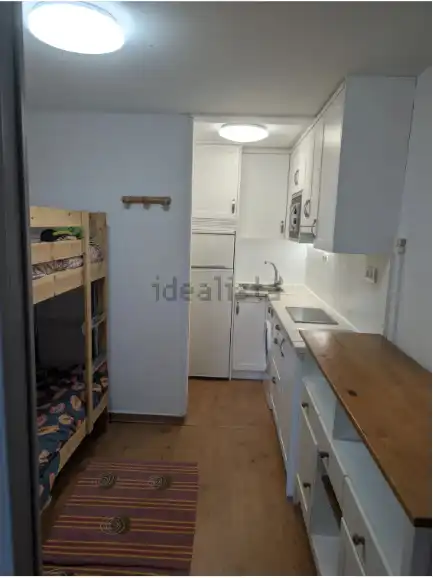 Cuina de Estudi en venda en Aisa amb Calefacció, Parquet i Moblat