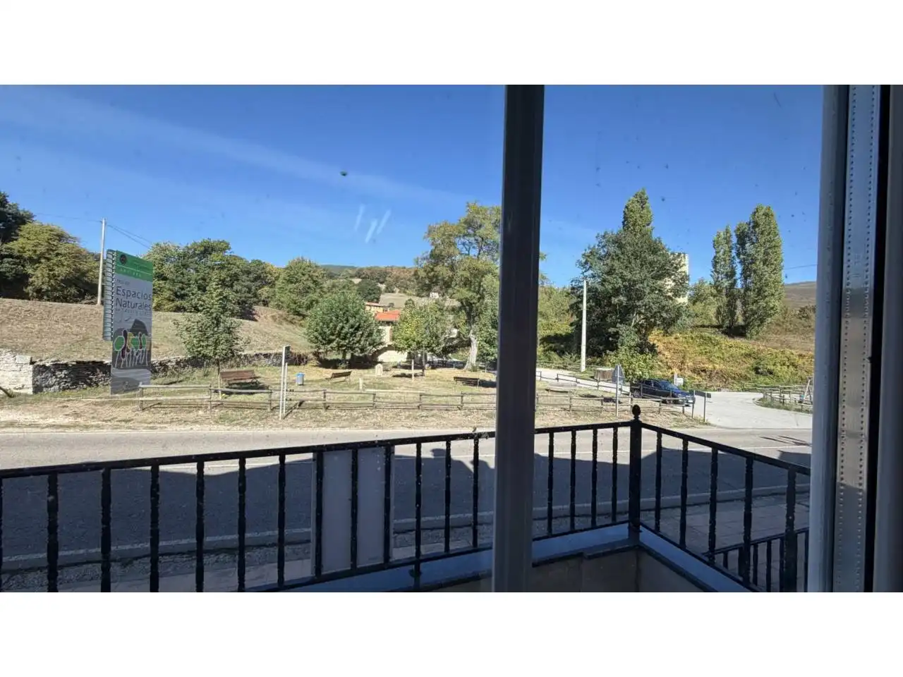 Vista exterior de Casa adosada en venda en Espinosa de los Monteros, Burgos