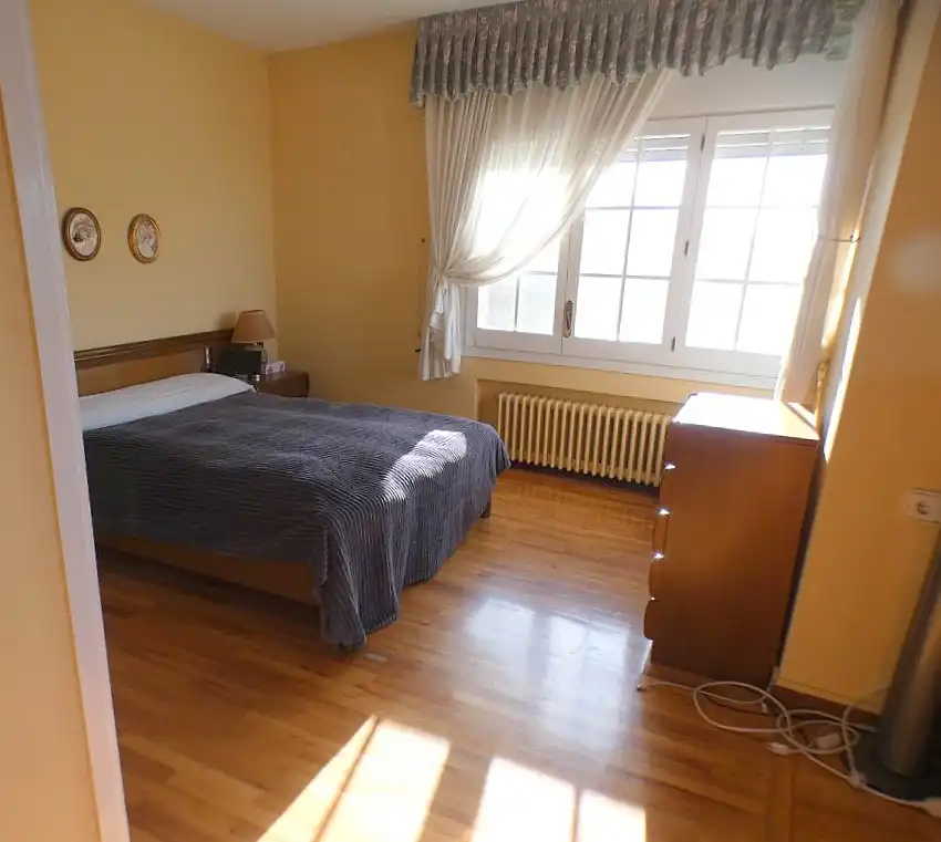 Habitación de Casa o chalet en venta en Premià de Dalt con Calefacción, Jardín privado y Parquet
