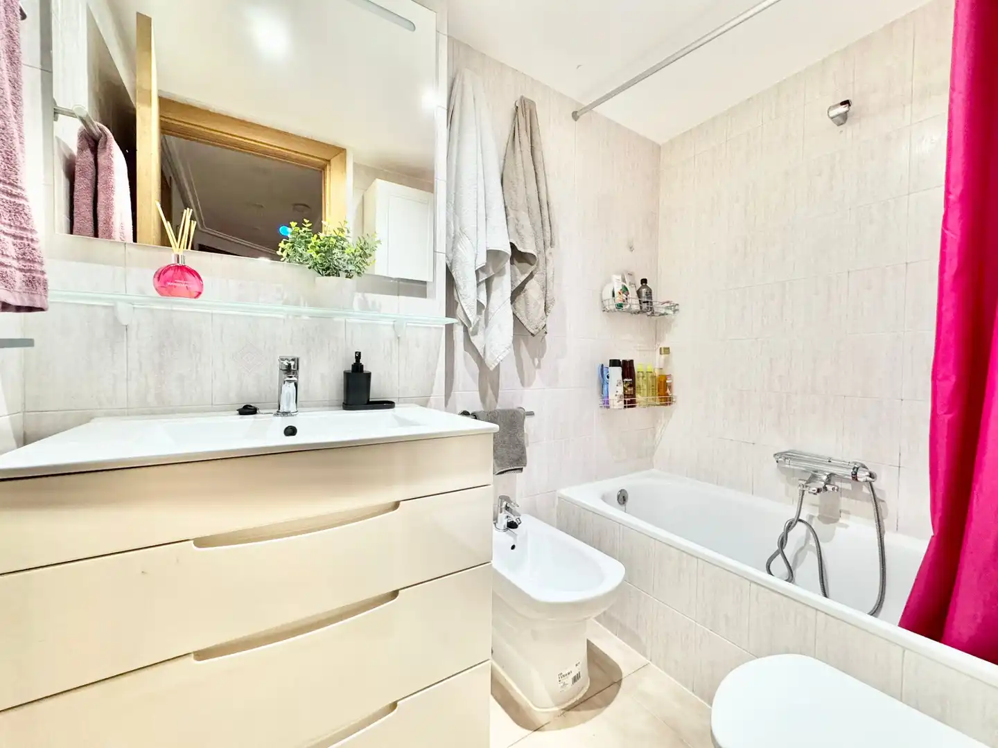 Bathroom of Flat for sale in Vitoria - Gasteiz