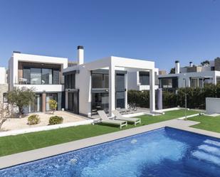 Vista exterior de Casa o xalet en venda en Manacor amb Aire condicionat, Terrassa i Piscina