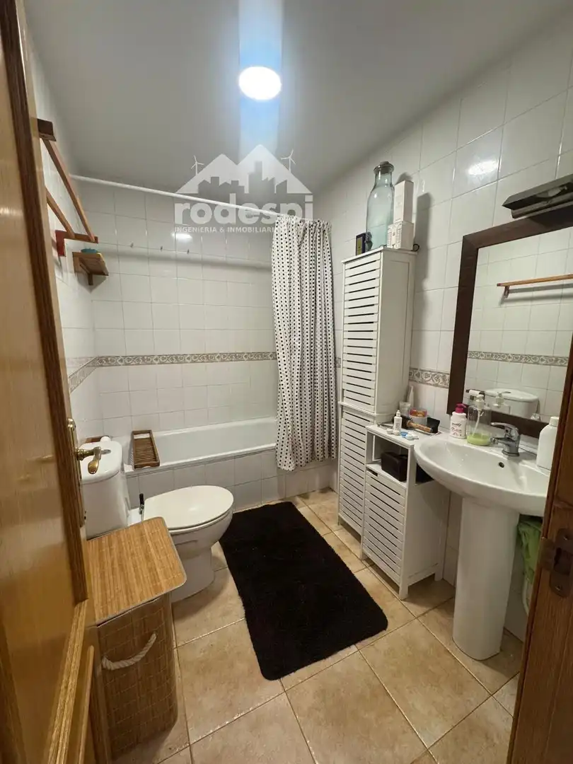 Badezimmer von Wohnung zum Verkauf in Mondariz mit Heizung, Terrasse und Abstellraum