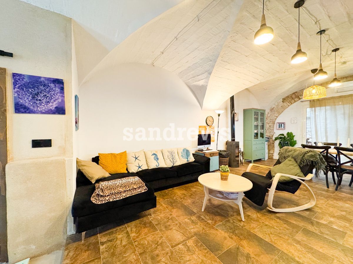 Living room of Single-family semi-detached for sale in Figueres  with Air Conditioner and Heating